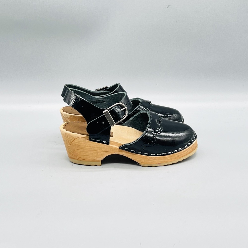 Hanna Andersson Clog Sandals Girls 11 Black Patent Leather Scalloped Wood Heel